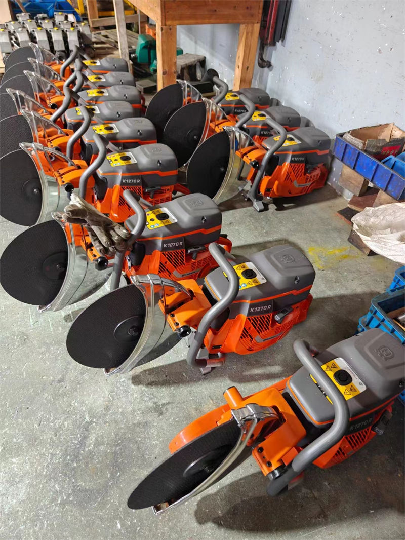 K1270内燃锯轨机1.jpg